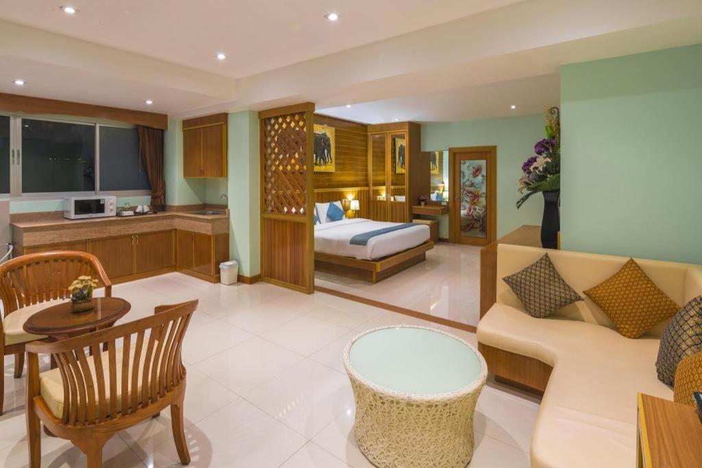 Hotel Azure Phuket